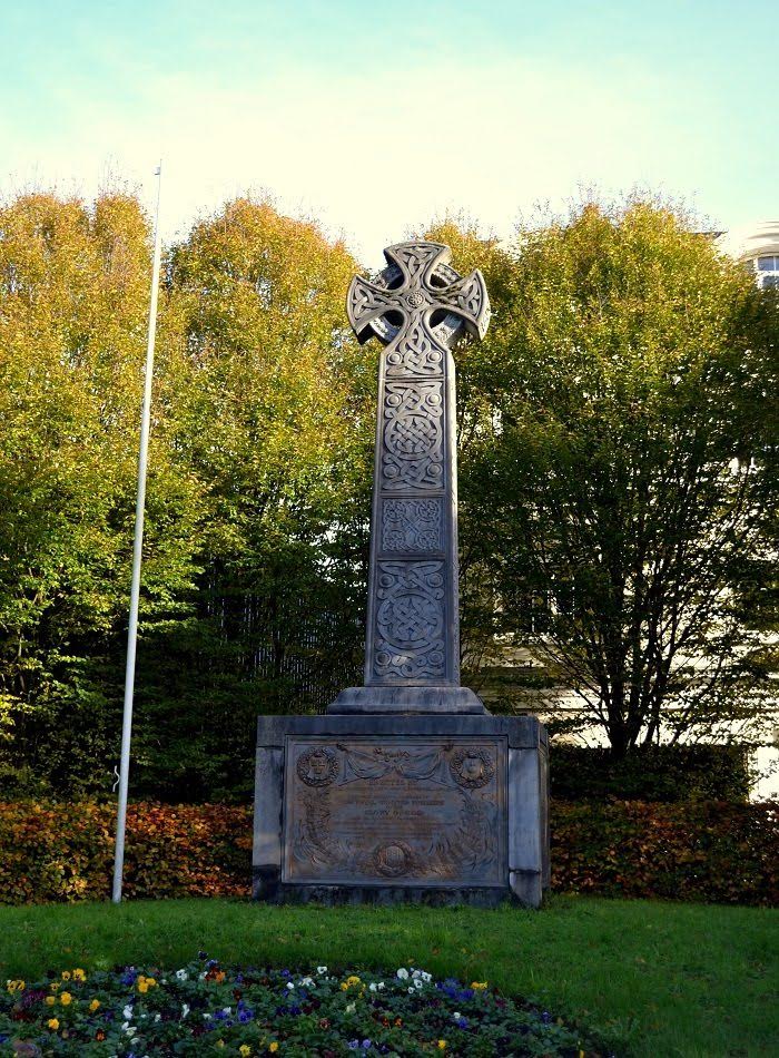The Royal Fusiliers Cross and Headstone main image